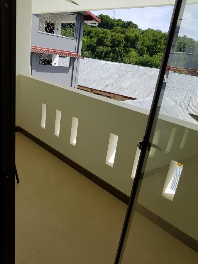 Hotel Larensia Labuan Bajo Exterior foto